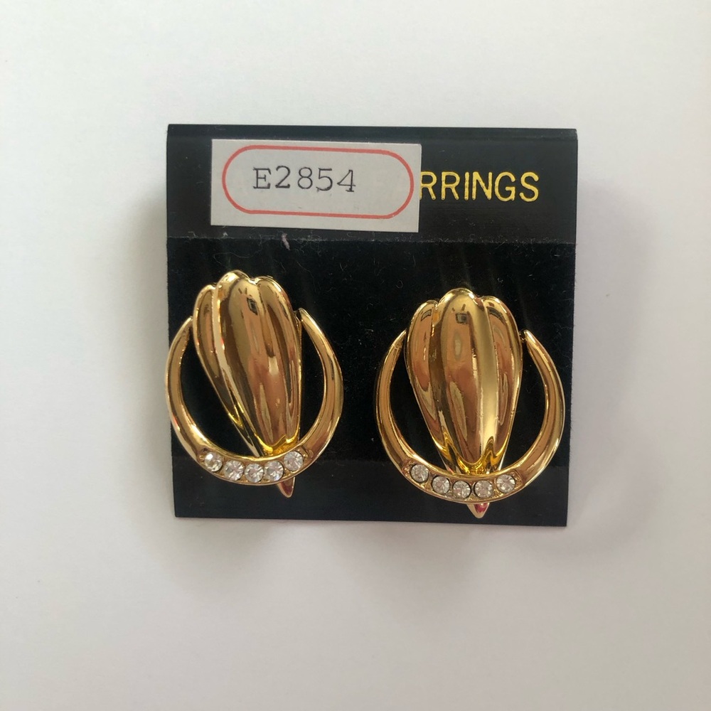 Gold circle door knocker earrings 80’s
MadeKorea crystals posts vintage
